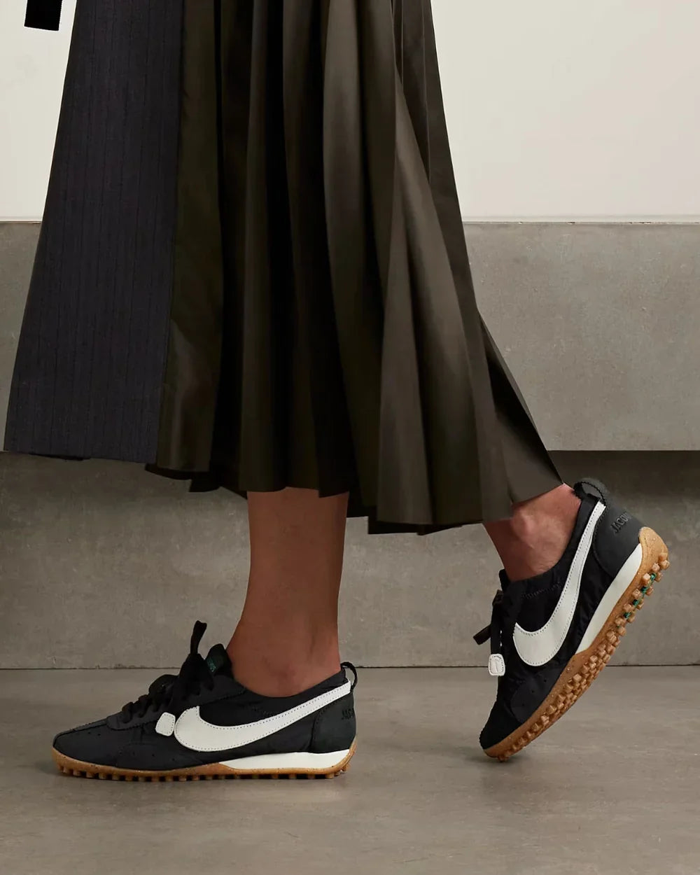 Jacquemus - Moon (Women's)